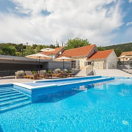 Ferienhaus Mit Privatpool Fur 8 Personen Ca 160 Qm In Sibenik, Dalmatien Norddalmatien
